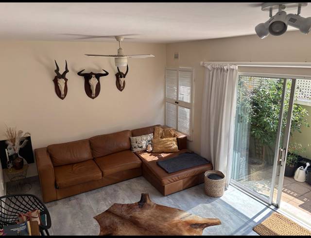 2 BEDROOM APARTMENT FOR SALE IN ESSENWOOD
